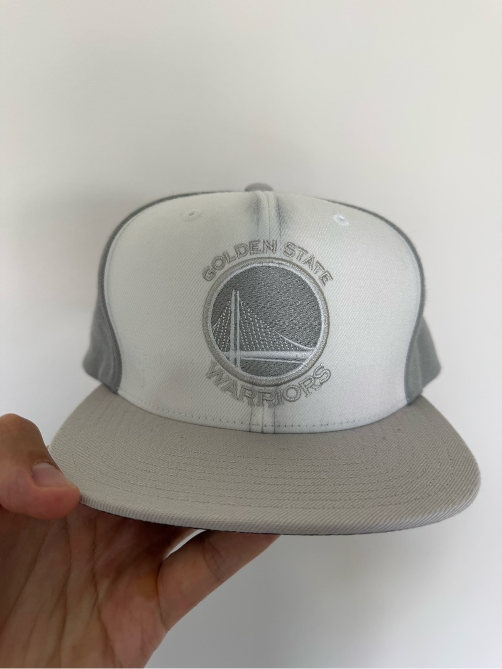 Golden State Warriors Two-Tone Gray & White Snapback Hat